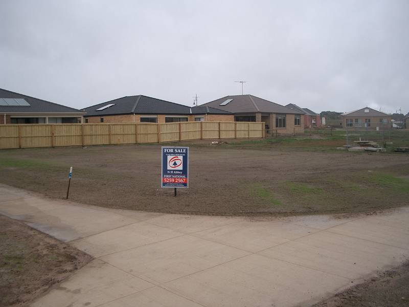 LAST BLOCK LEFT IN STAGE 9 SEABREEZE ESTATE Picture 1