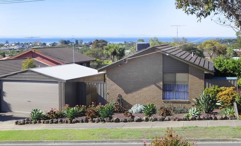 CLEAN AS A WHISTLE JUST MOVE IN. Picture 1