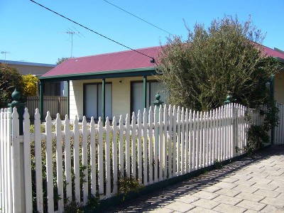 HIGH - $950pw & $200pn
LOW - $700pw & $175pn Picture