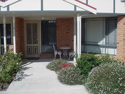 HIGH - $700pw & $175pn
LOW - $550pw & $150pn Picture