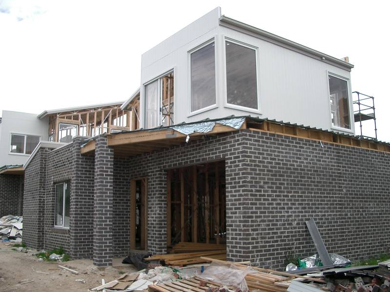 QUALITY TOWNHOUSE - BUY OFF THE PLAN; ONE STREET OFF THE ESPLANADE Picture 3