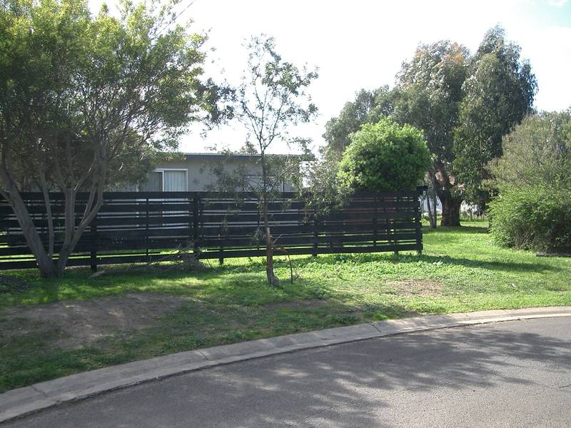 DEVELOPMENT OR AFFORDABLE BEACH GETAWAY - YOU DECIDE! Picture 1