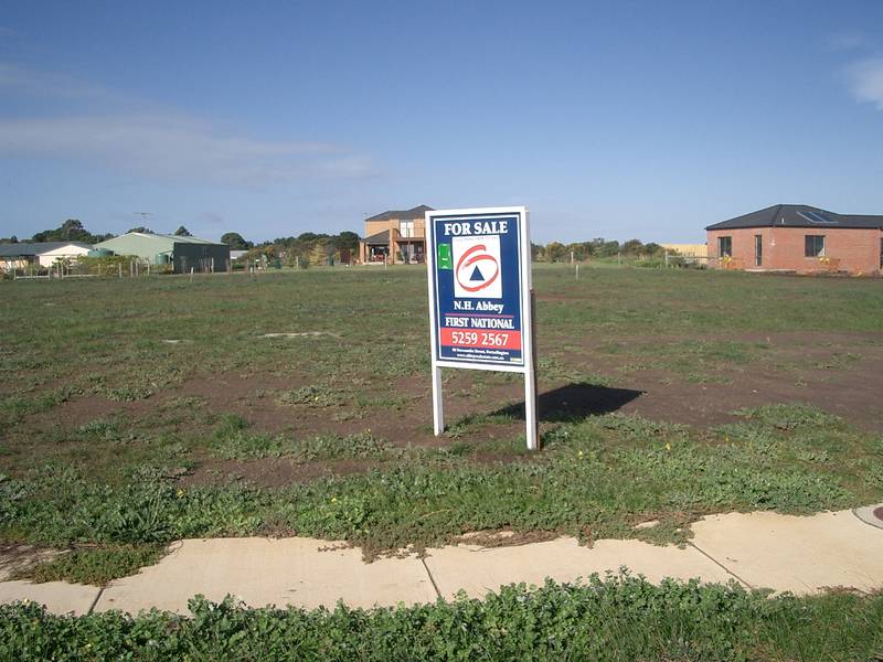 LOOK BAY VIEWS Picture 1