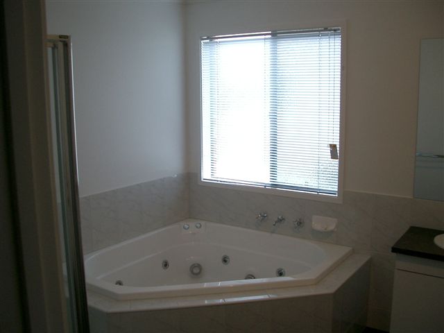 7 Bedrooms Picture 3