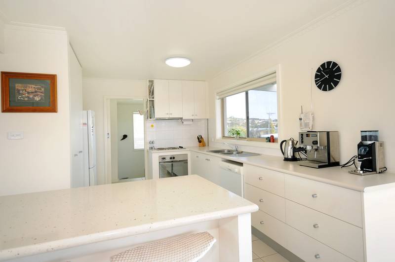 AWESOME BAY VIEWS WITH QUALITY ALL OVER! Picture 3