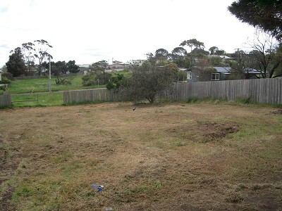 GOOD VIEWS OF THE YOU YANGS AND BAY. Picture