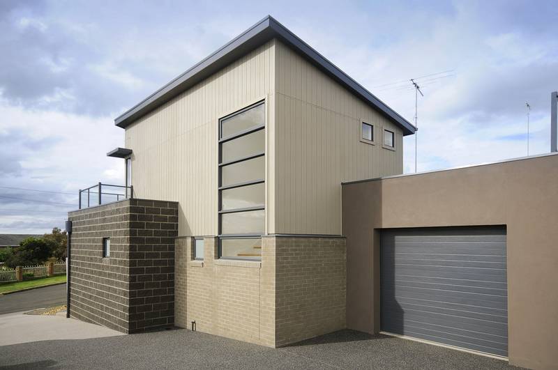 BAY VIEW CLOSE TO TOWN Picture 3