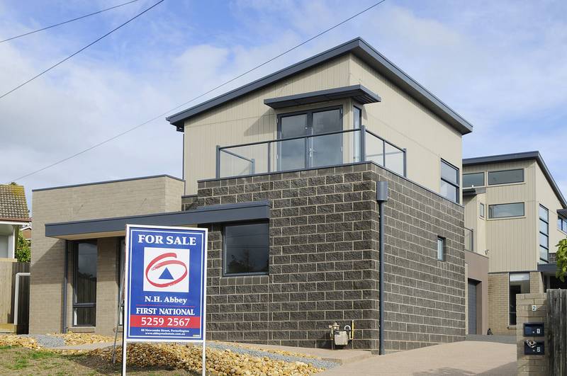 BAY VIEW CLOSE TO TOWN Picture 1