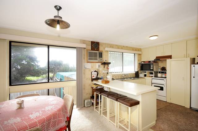 Rosemary Court 3 Bedroom House Picture 2