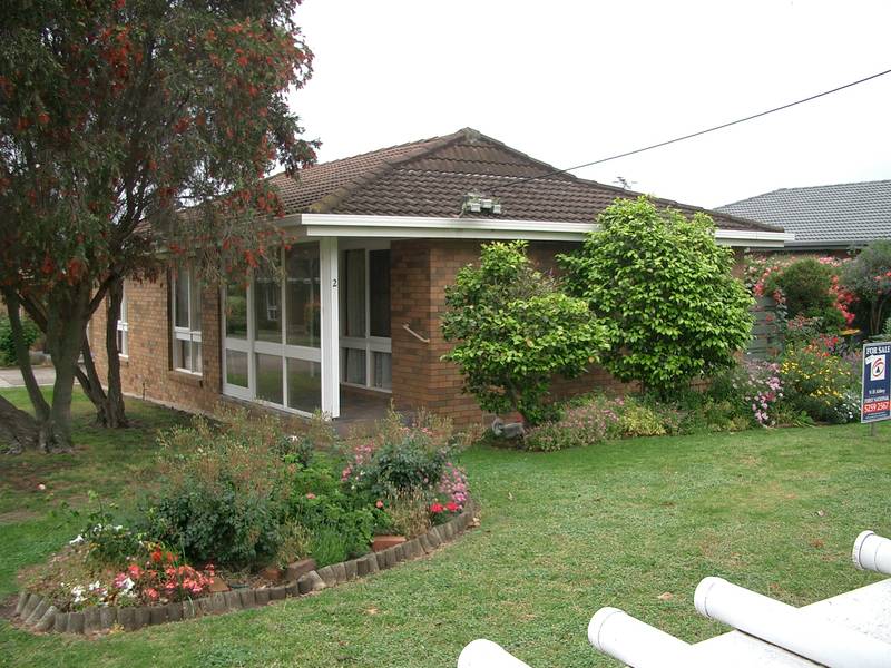 WALK TO SHOPS AND BEACH Picture 1