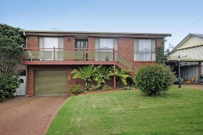 A BIG FAMILY HOME WITH STUNNING BAY VIEWS Picture A BIG FAMILY HOME WITH STUNNING BAY VIEWS Picture