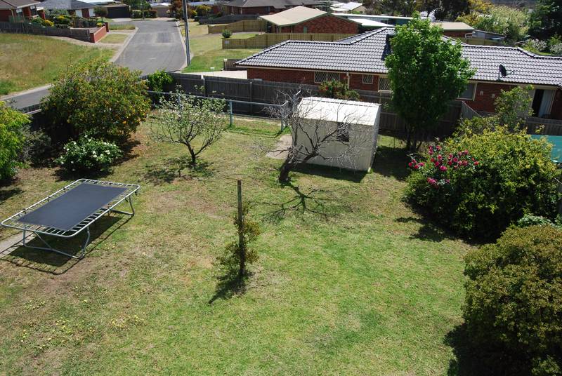 CORNER BLOCK WITH STUNNING BAY VIEWS Picture 3