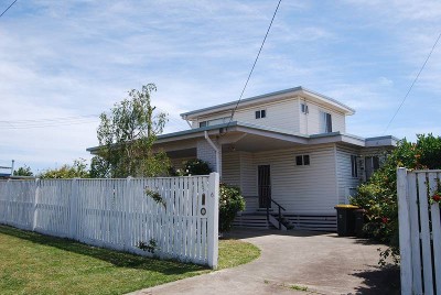 CORNER BLOCK WITH STUNNING BAY VIEWS Picture