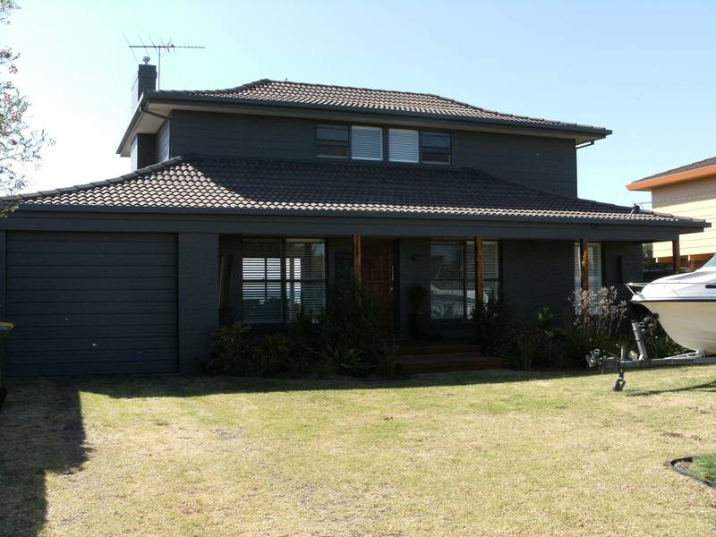 Execuitive Beach House - On The Beach - Portarlington Picture 3