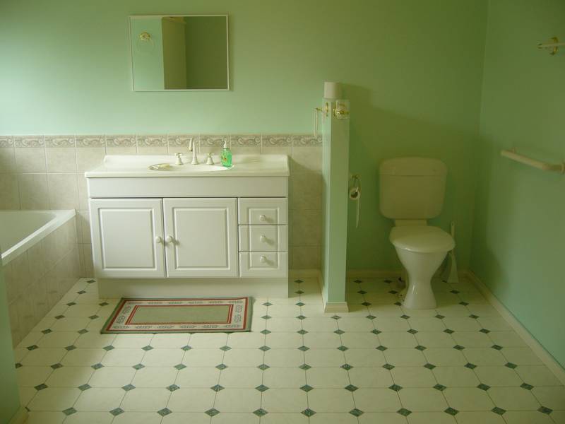 HIGH - $950PW & $140PN
LOW - $700PW & $140PN Picture 3