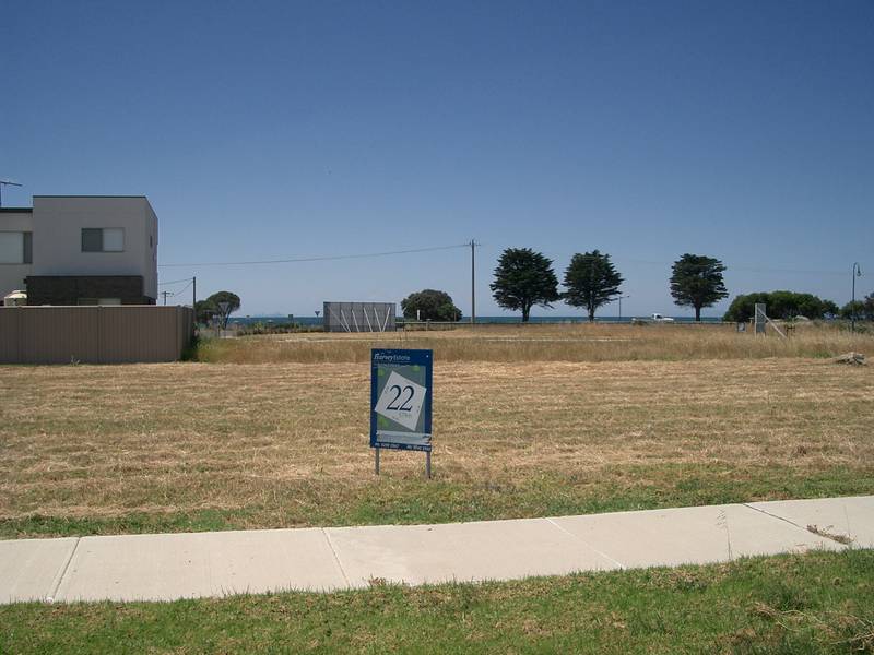 LOCATED IN A QUIET COURT Picture 2