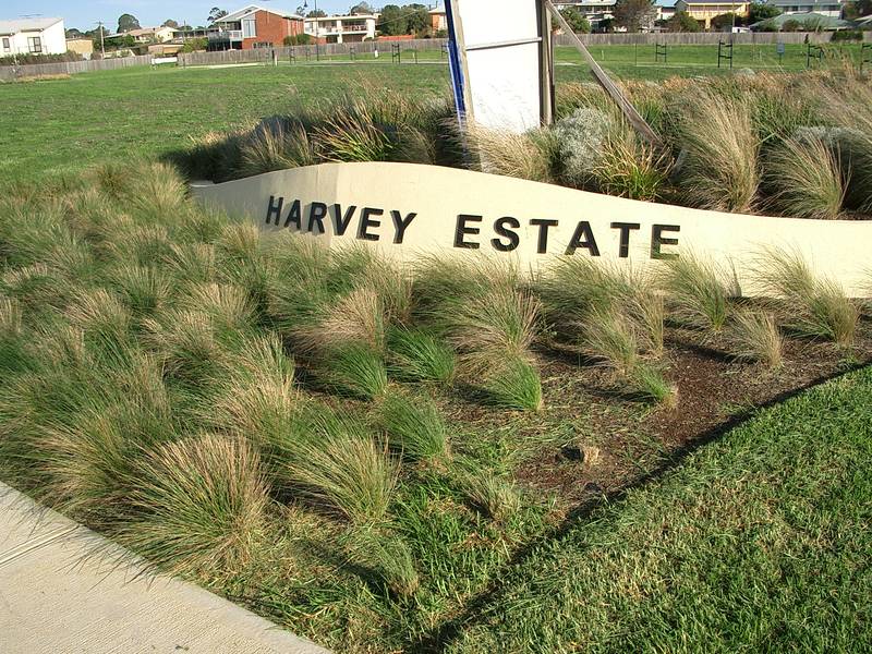 LOCATED IN A QUIET COURT Picture 1