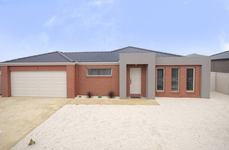 THE COMPLETE PACKAGE! Picture 1