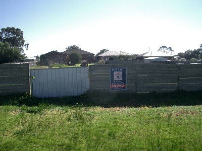 LARGE BLOCK CLOSE TO GOLF CLUB. Picture
