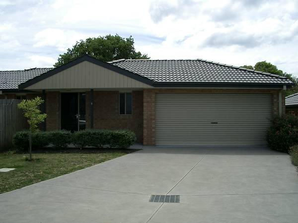 SPOTLESS 2 BEDROOM UNIT. Picture 1