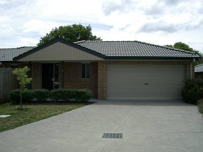 SPOTLESS 2 BEDROOM UNIT. Picture