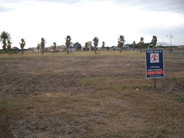MUST SELL MAKE A OFFER IDEAL TOWNHOUSE BLOCK. Picture 1