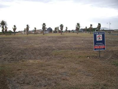 MUST SELL MAKE A OFFER IDEAL TOWNHOUSE BLOCK. Picture