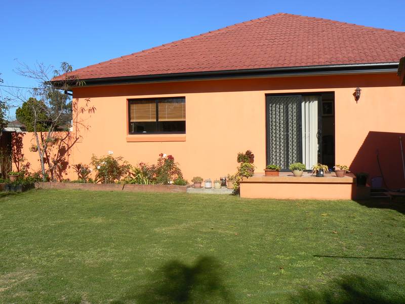 Nice presentation In A Top Location Picture 2