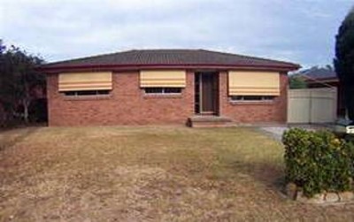 Three bedroom home located in quiet street Picture Three bedroom home located in quiet street Picture