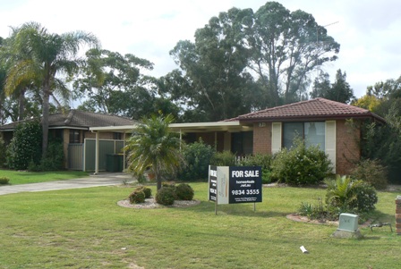 Handy Location! Picture 3