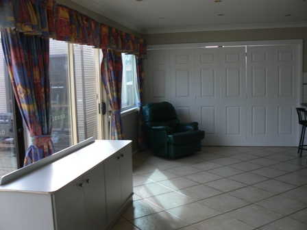 A LARGER FAMILY HOME & TEENAGE RETREAT Picture 3