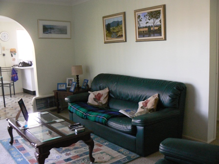 PRESENTABLE, COMFORTABLE AND COSY Picture 3