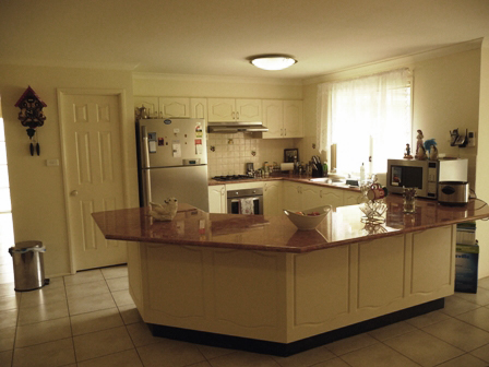 REAL YOUNG AND REALLY LARGE (4 BEDDA) Picture 2