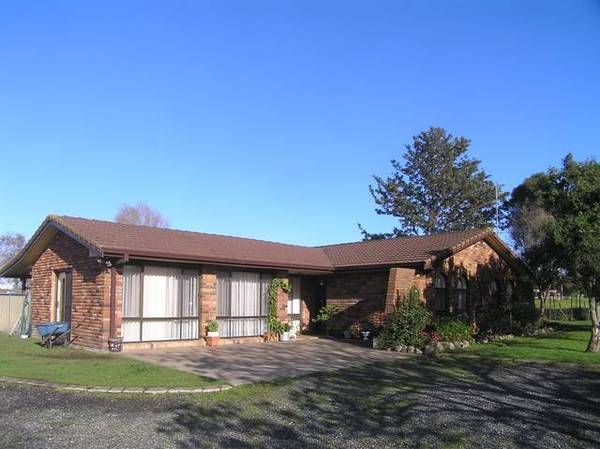 Between the Mountians & the Sea Picture 1