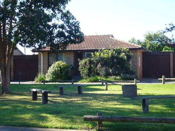 ATTENTION INVESTORS & FIRST BUYERS!! Picture 1