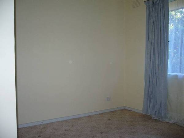 ATTENTION INVESTORS & FIRST BUYERS!! Picture 2