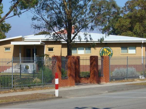 LOCATION! LOCATION! Picture 2