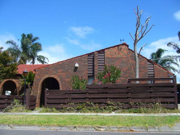 GREAT FIRST HOME/INVESTMENT! Picture 1