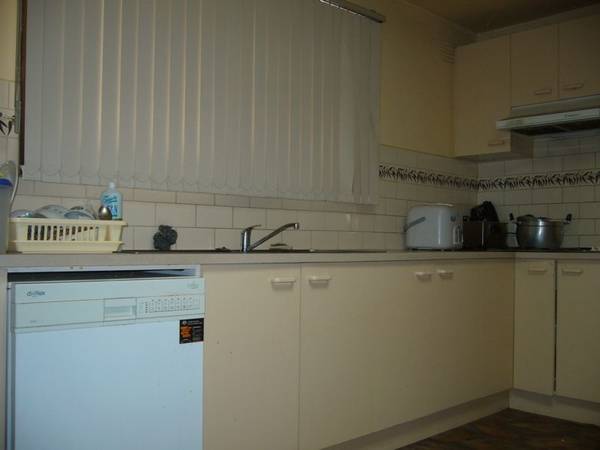 GREAT FIRST HOME/INVESTMENT! Picture 2