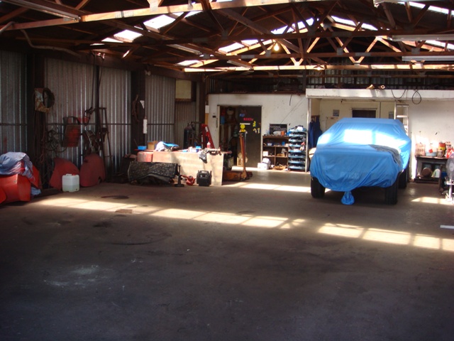 Commercial Or Industrial Building Picture 3