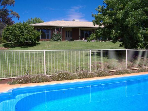 Stunning Rural Farmlet Picture 1