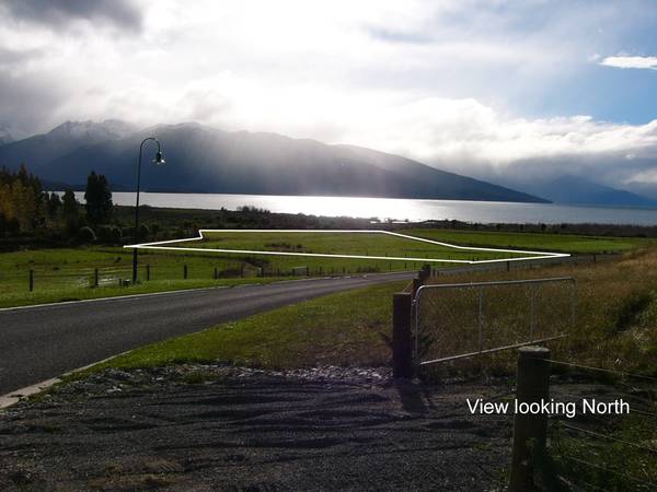 Lakeside Fiordland Picture 2