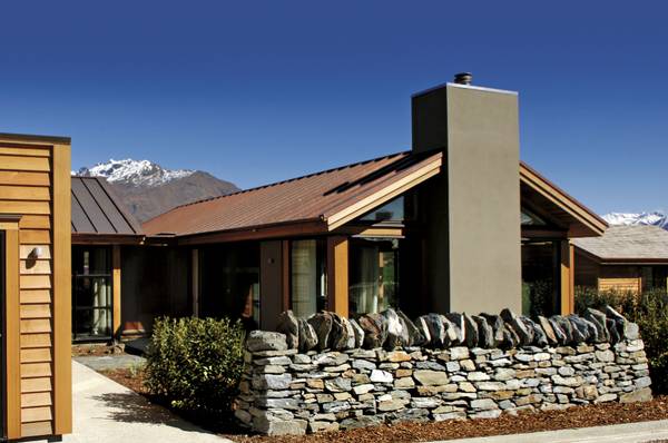 Living At Jacks Point Picture 1