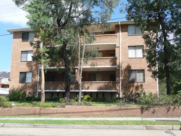 TOP FLOOR UNIT-3 BEDROOMS Picture 1