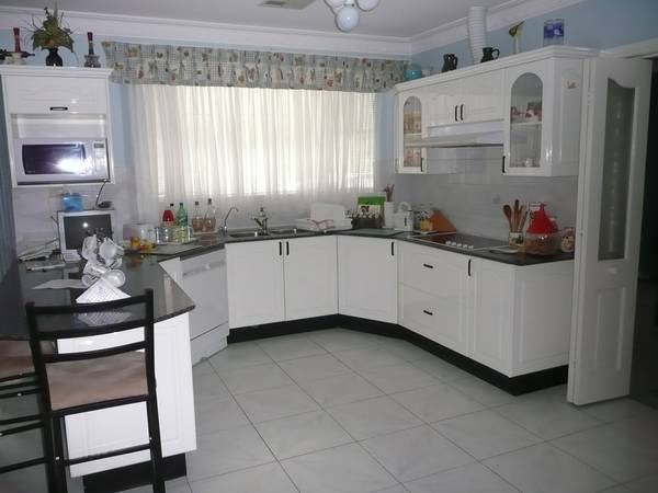 GEORGES HALL Picture 2