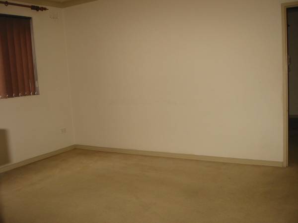 SPACIOUS GROUND FLOOR UNIT Picture 2