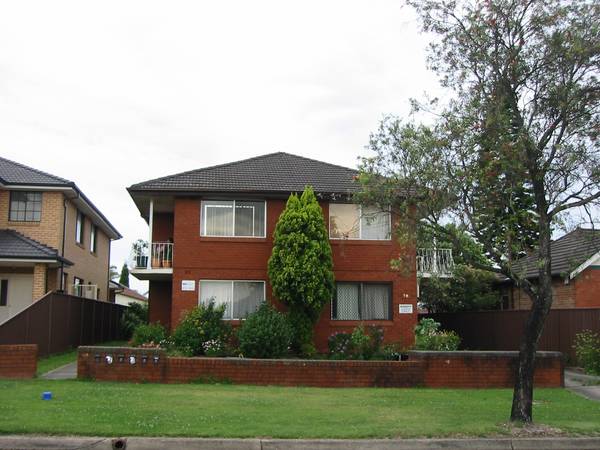 SPACIOUS GROUND FLOOR UNIT Picture 1