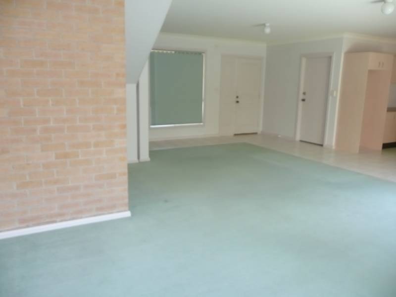 COMFORTABLE LIVING INVESTMENT OPPORTUNITY Picture 2