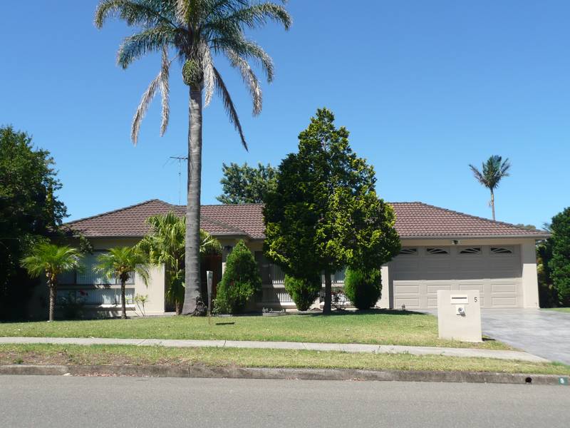 GREAT FAMILY HOME Picture 1