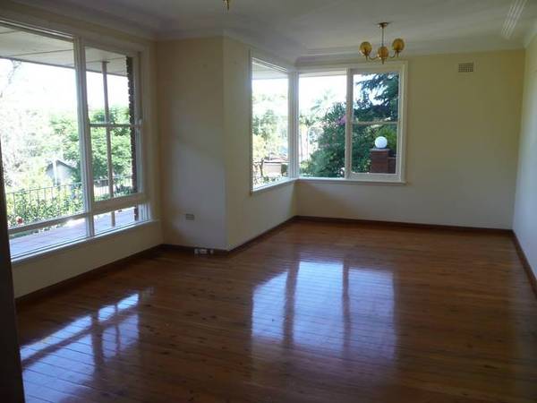 BUSH VIEWS - WATER GLIMPSES Picture 2